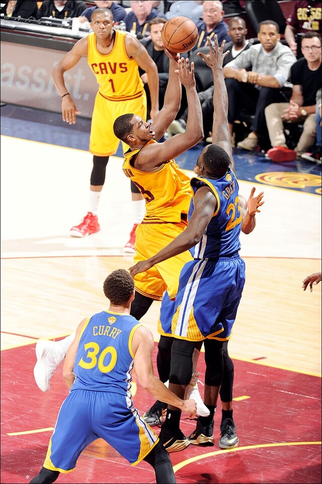 Top Photos from the 2015 NBA Finals Photo Gallery | NBA.com