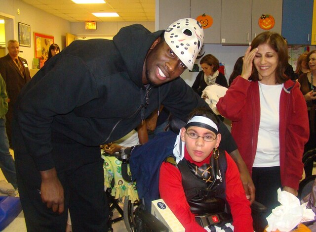 Cavaliers Halloween Hospital Visit Photo Gallery | NBA.com