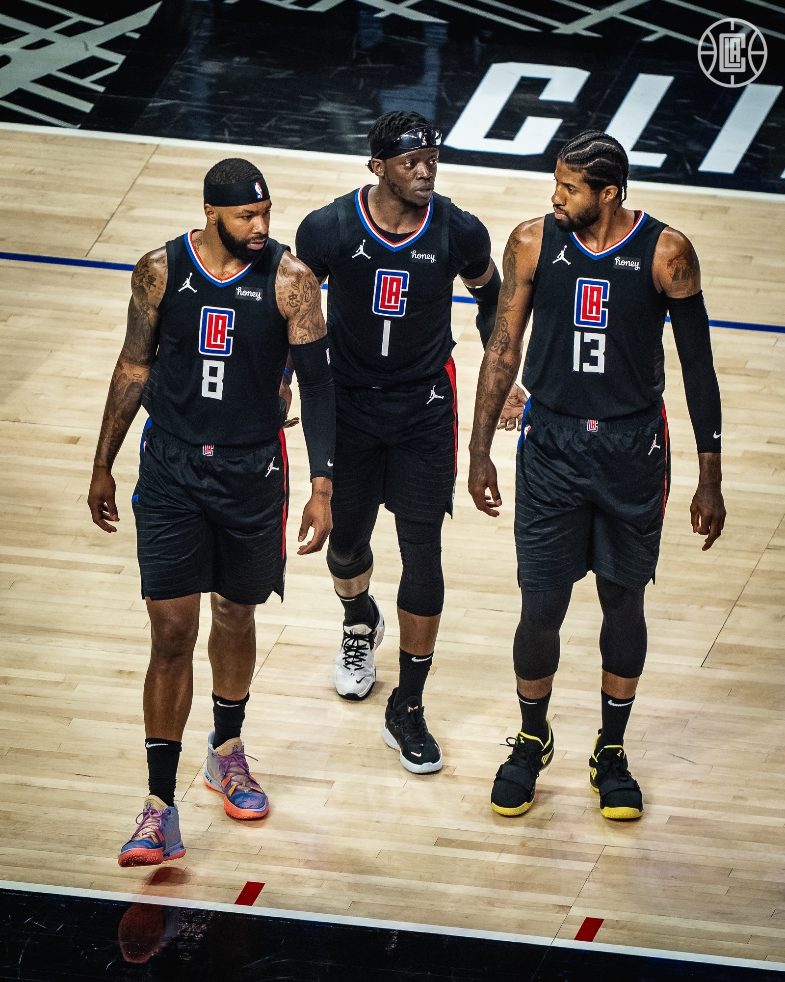 Clippers vs Jazz basketball game in the first quarter