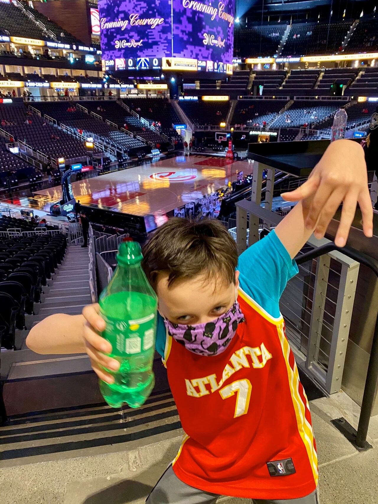 Biggest Hawks Fans Photo Gallery | NBA.com