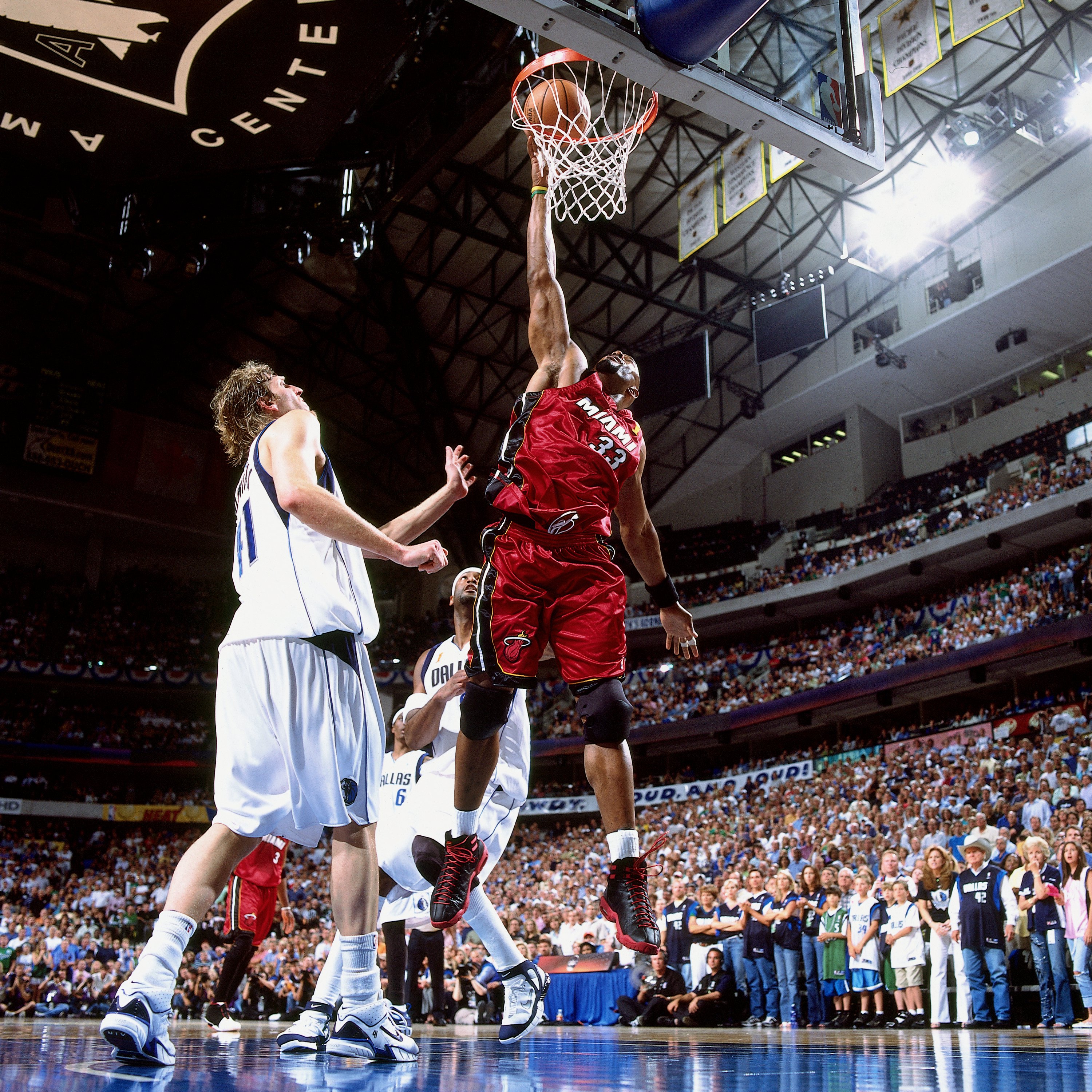 15 Strong: 2006 NBA Finals Game 6 Photo Gallery | Miami Heat