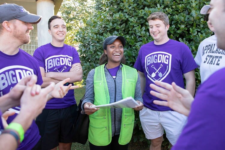 Slideshow-image: Thanks to financial and volunteer support from the Charlotte Hornets Foundation and Novant Health, on September 20th, more than 100 employees helpe...
