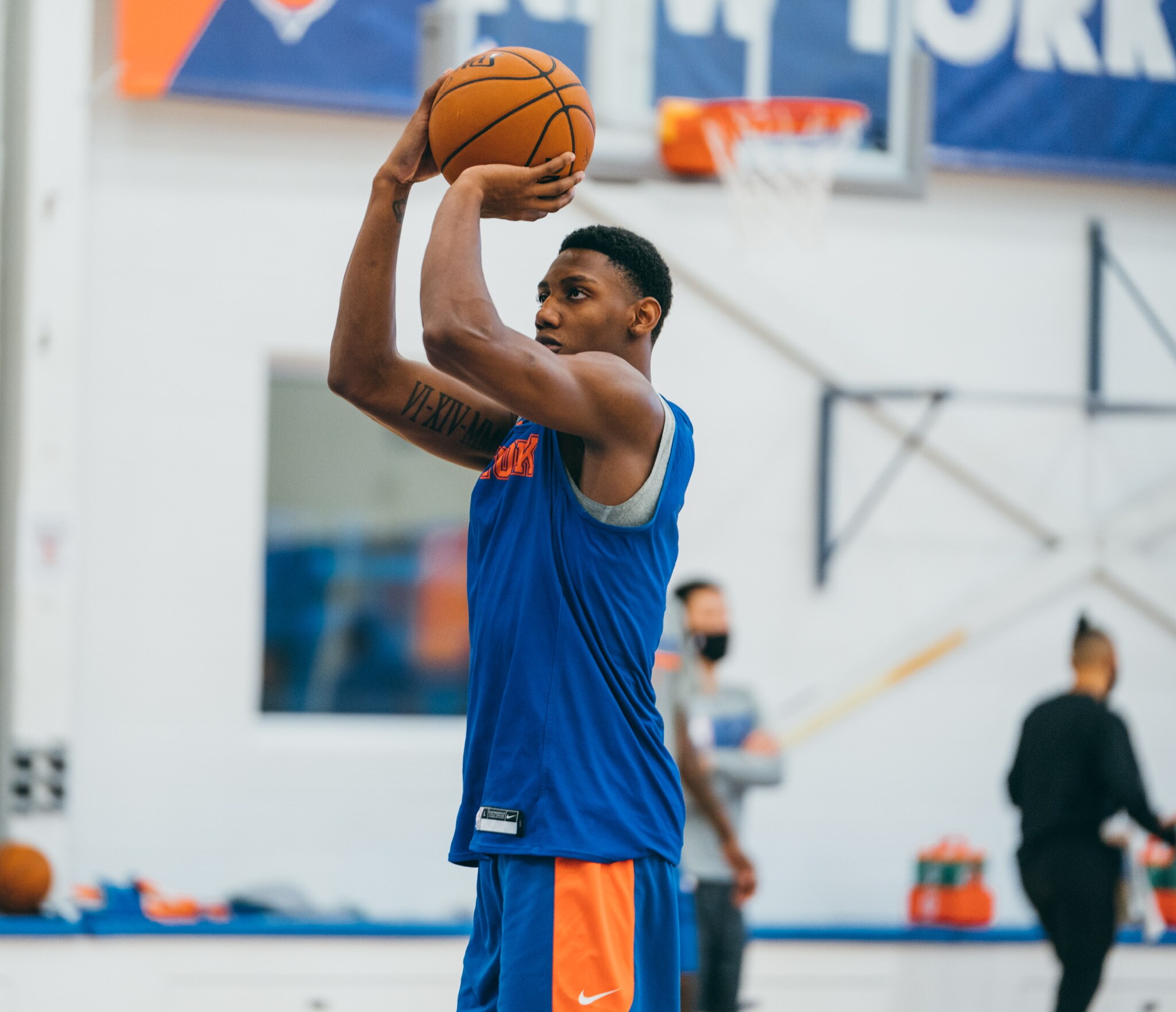 theo pinson knicks jersey