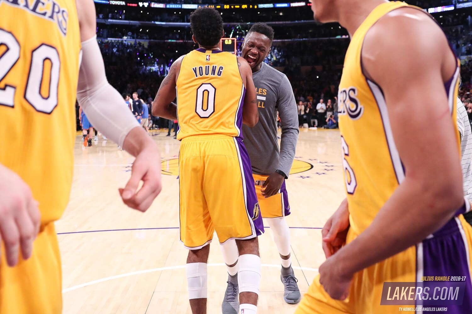 Behind-the-Scenes Julius Randle 2016-17 | Los Angeles Lakers