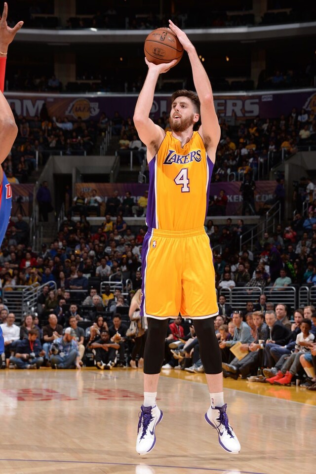 Photos Lakers vs. Pistons (3/10/15) Photo Gallery