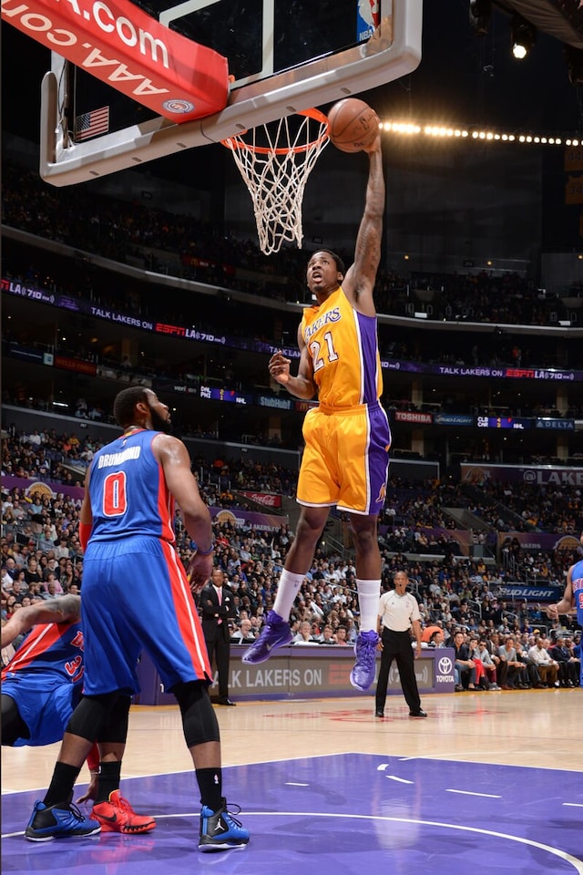 Photos Lakers vs. Pistons (3/10/15) Photo Gallery