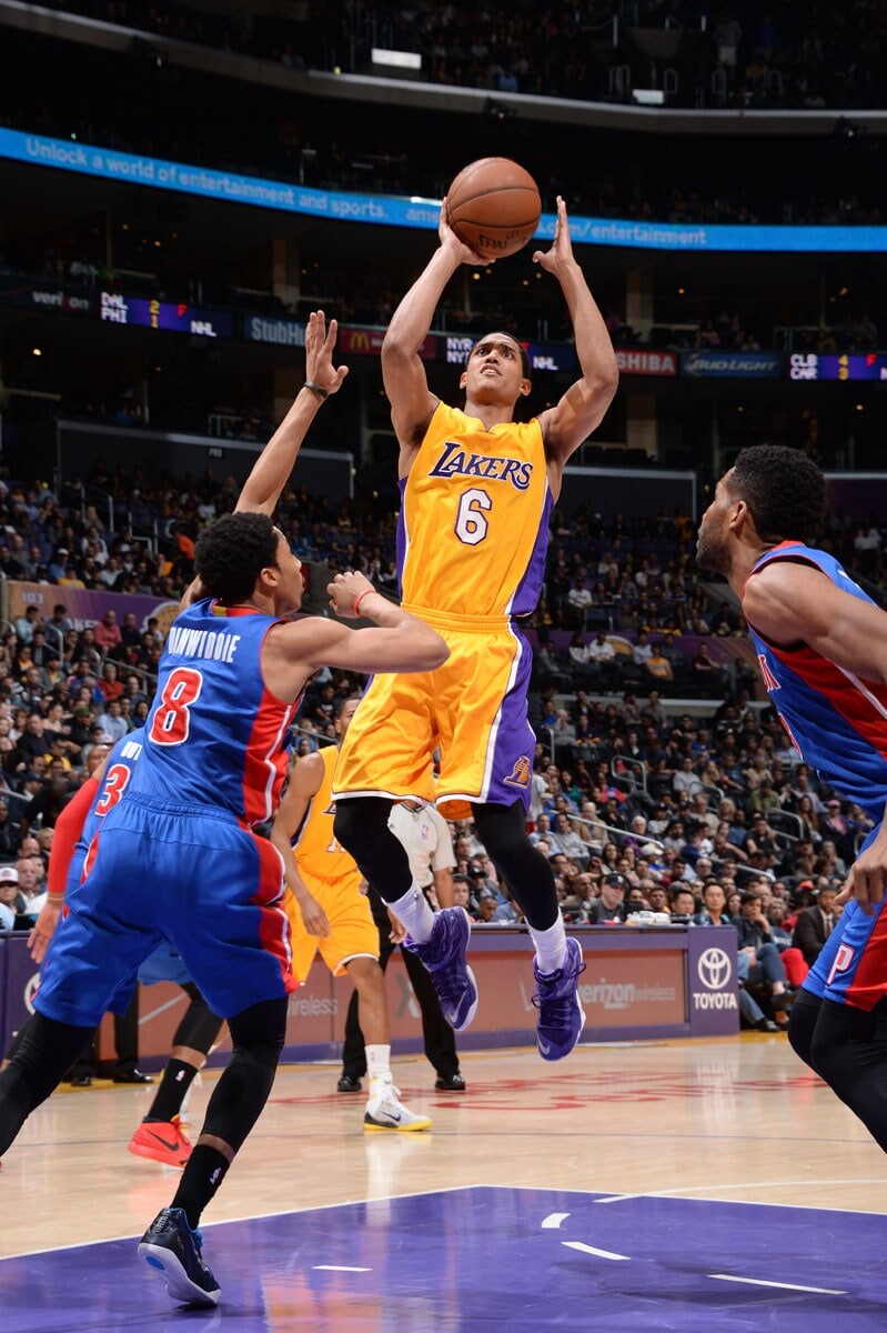 Photos Lakers vs. Pistons (3/10/15) Photo Gallery