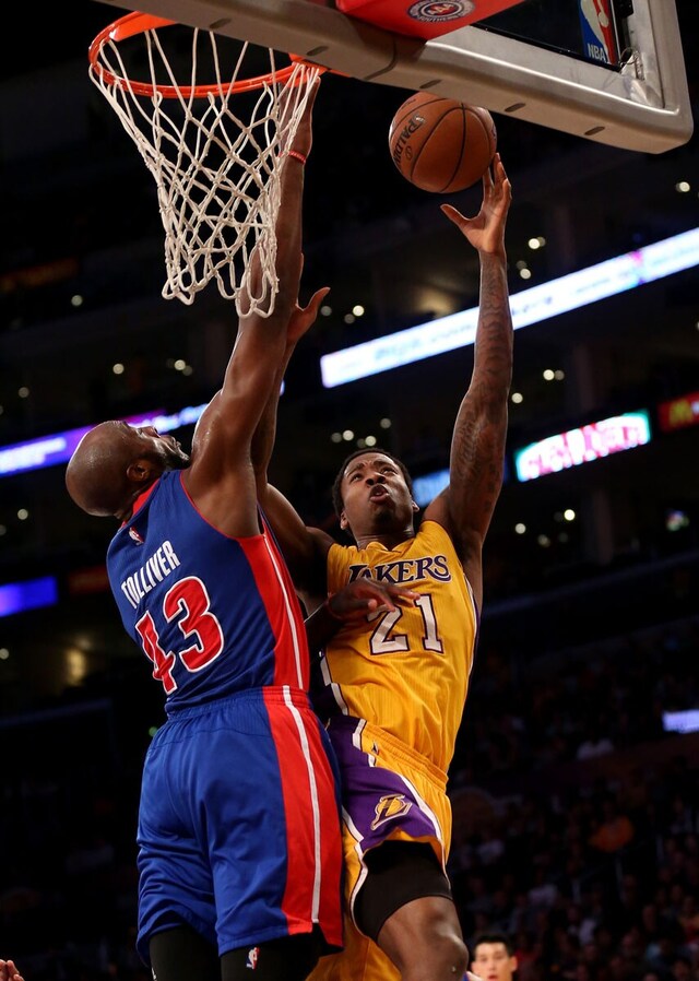 Photos Lakers vs. Pistons (3/10/15) Photo Gallery