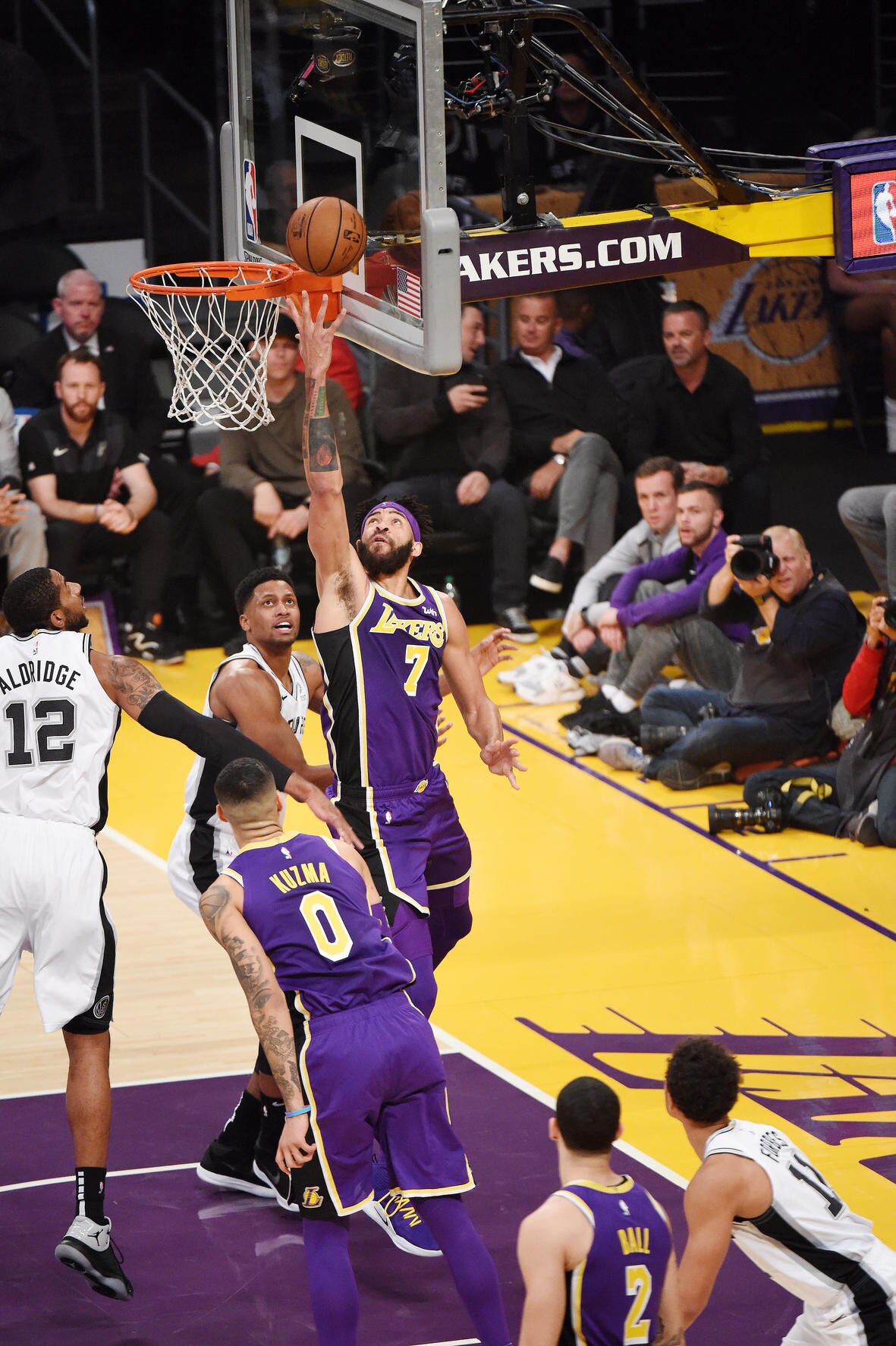 Photos Lakers vs. Spurs (12/05/18) Photo Gallery