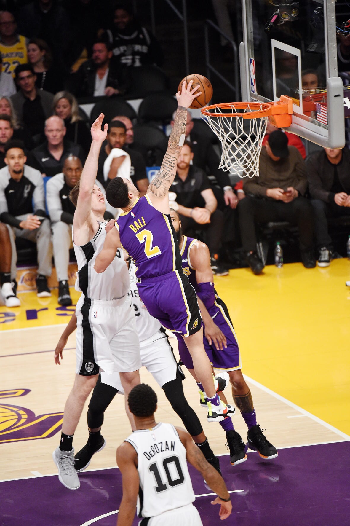 Photos Lakers vs. Spurs (12/05/18) Photo Gallery