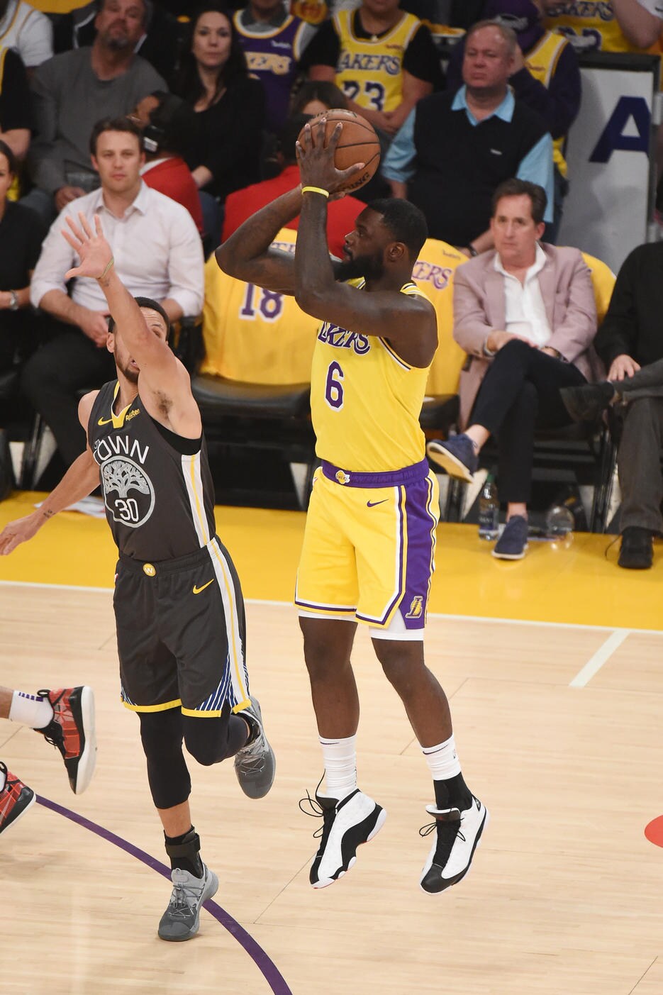 Golden State Warriors v Los Angeles Lakers