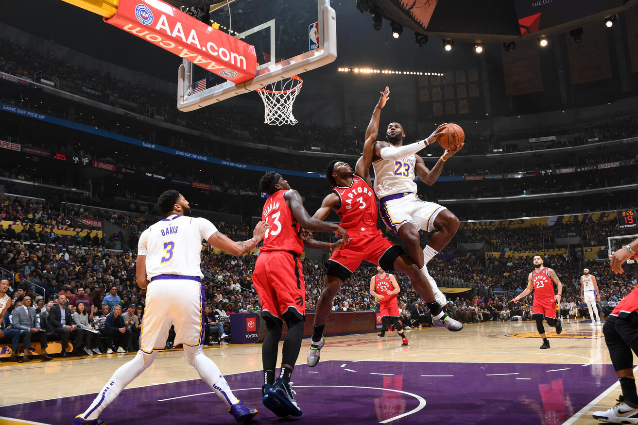 Photos Lakers vs Raptors (11/10/19) Photo Gallery