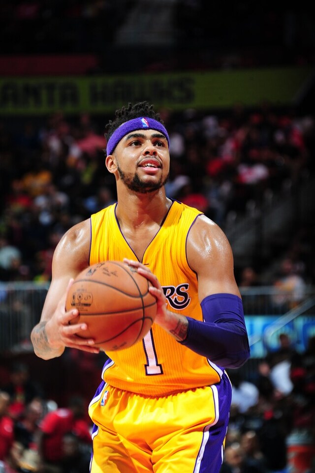 PHOTOS Lakers at Hawks (11/02/16) Photo Gallery