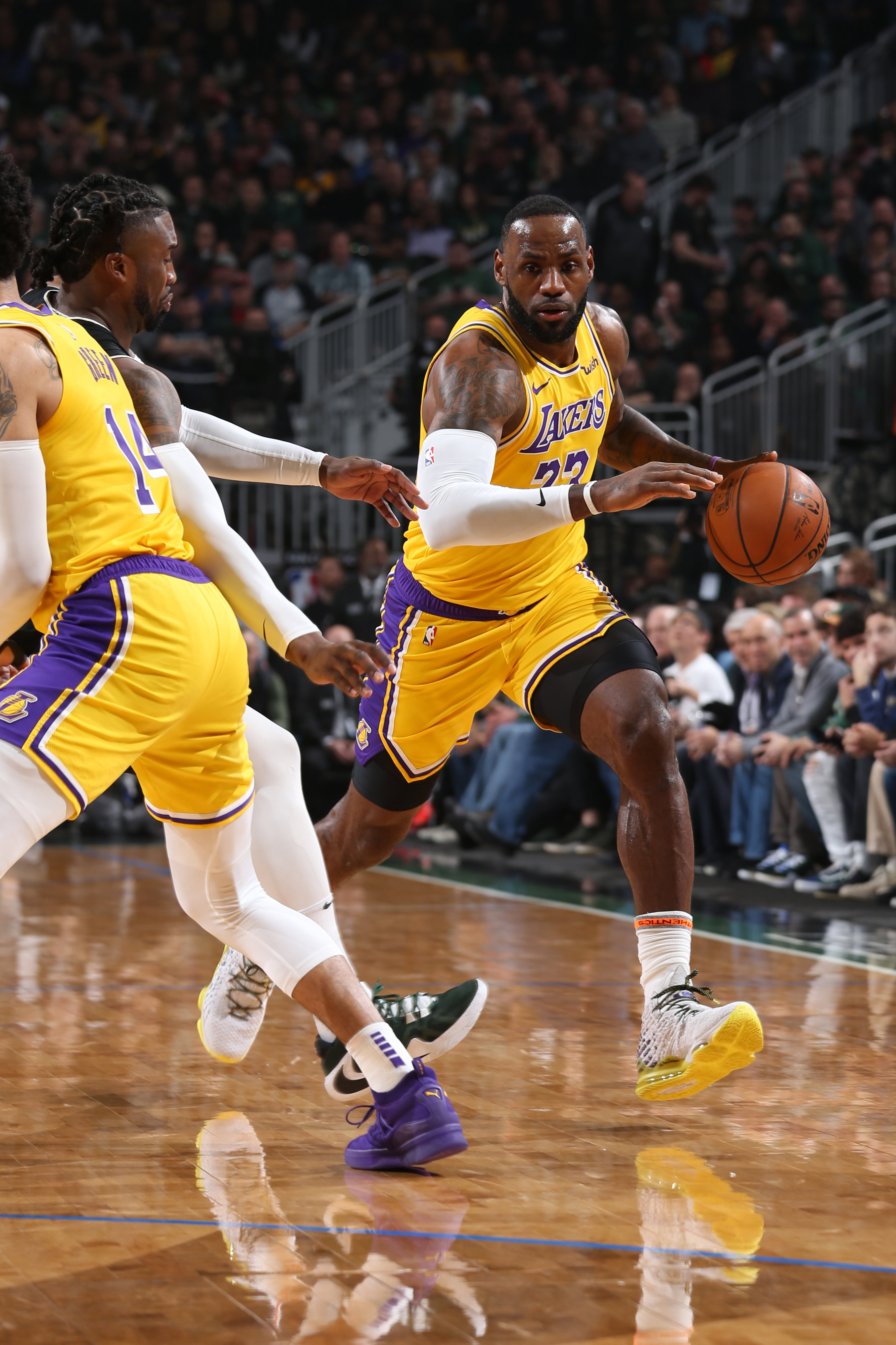 Photos Lakers vs Bucks (12/19/2019) Photo Gallery