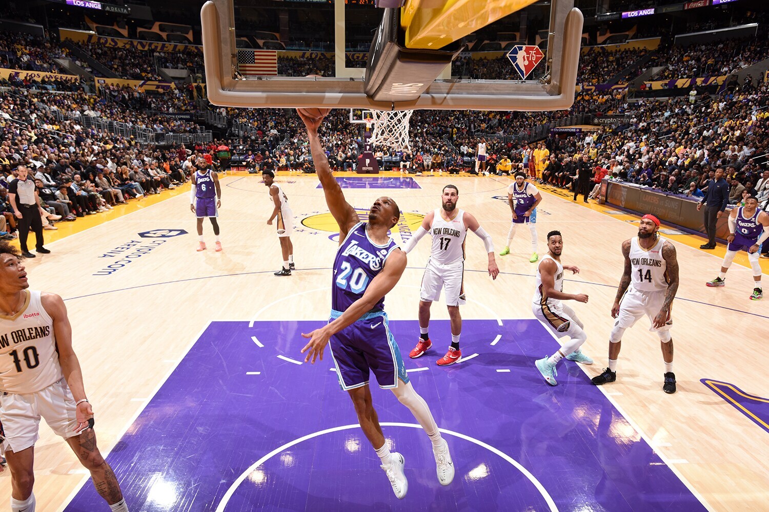 Photos Lakers vs Pelicans (4/1/22) Photo Gallery