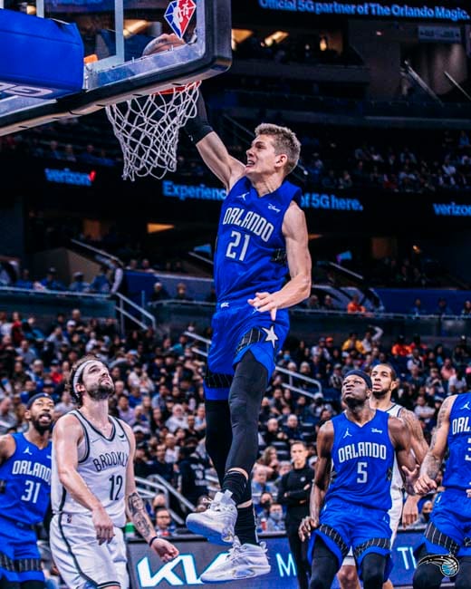 Slideshow-image: Moe Wagner...