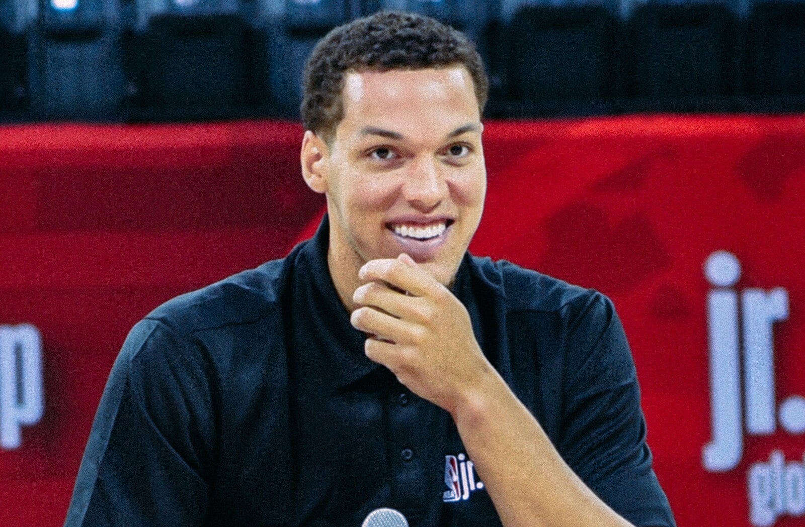 gordon-continues-to-assist-those-in-great-need-nba