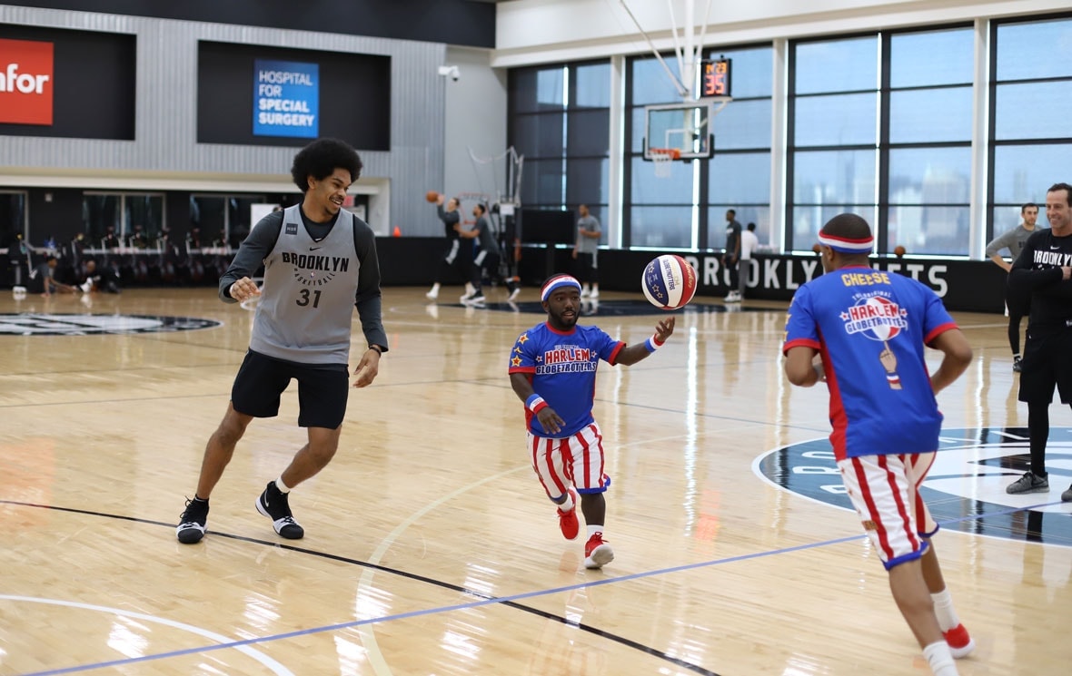 Brooklyn Nets learn some tricks from Harlem Globetrotters