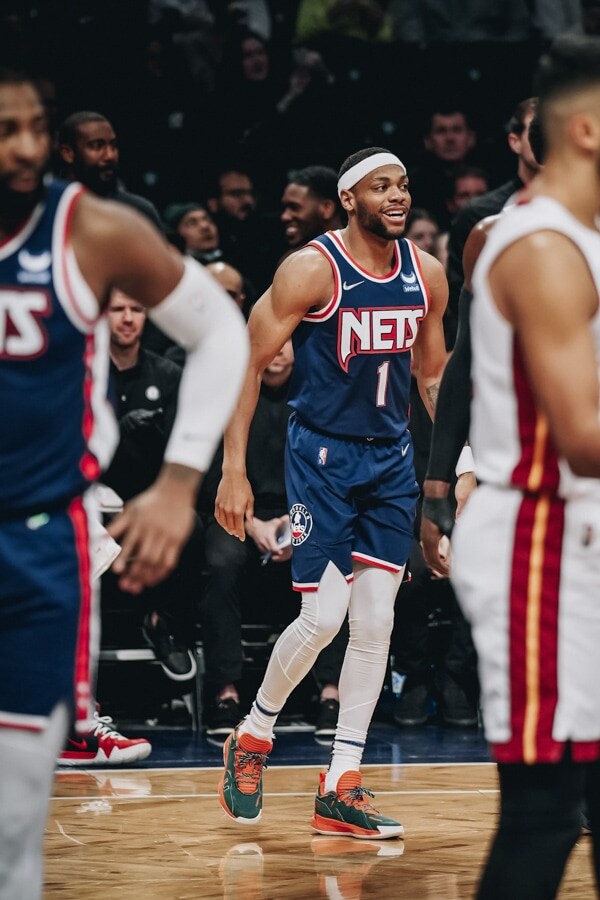 Gallery Nets vs. Heat Photo Gallery