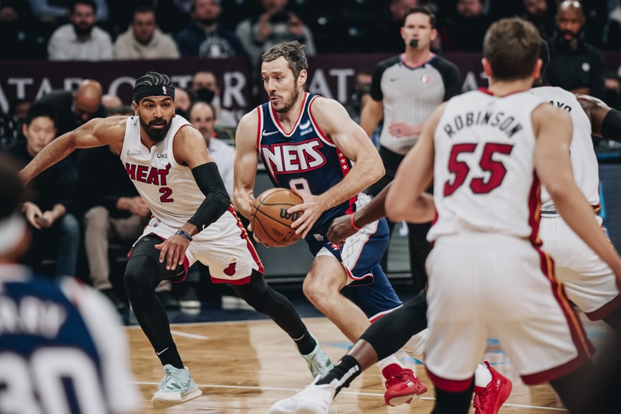 Gallery Nets vs. Heat Photo Gallery