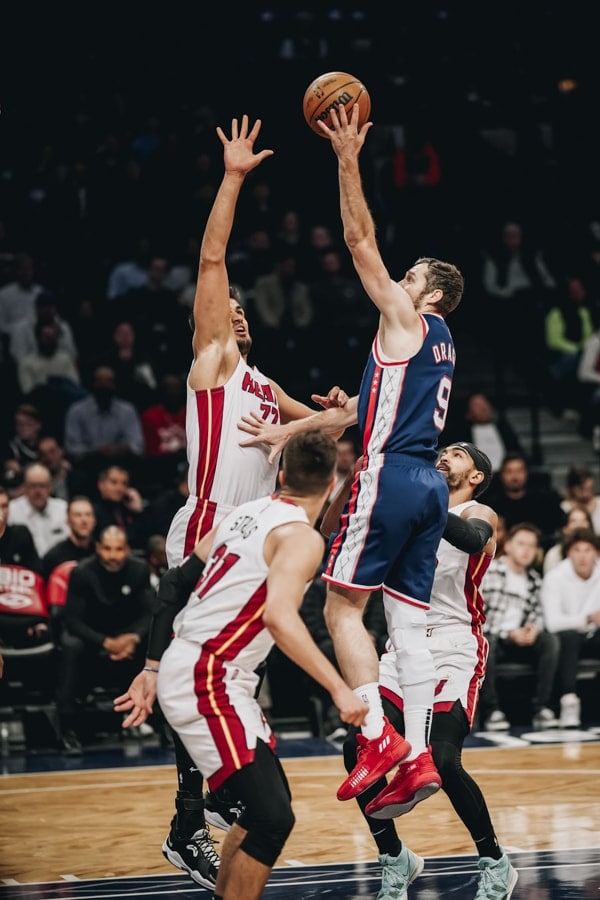 Gallery Nets vs. Heat Photo Gallery