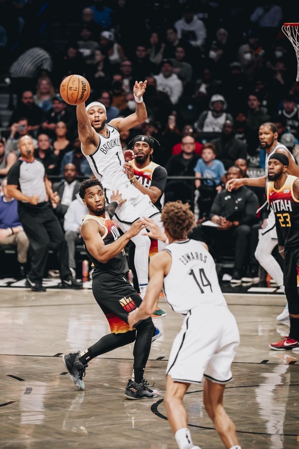 Gallery Nets vs. Jazz Photo Gallery