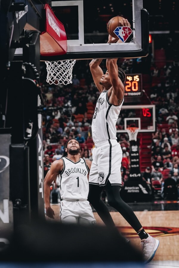 Gallery Nets vs. Heat Photo Gallery