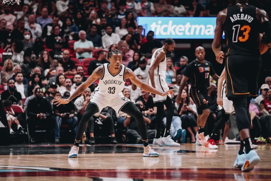 Gallery Nets vs. Heat Photo Gallery