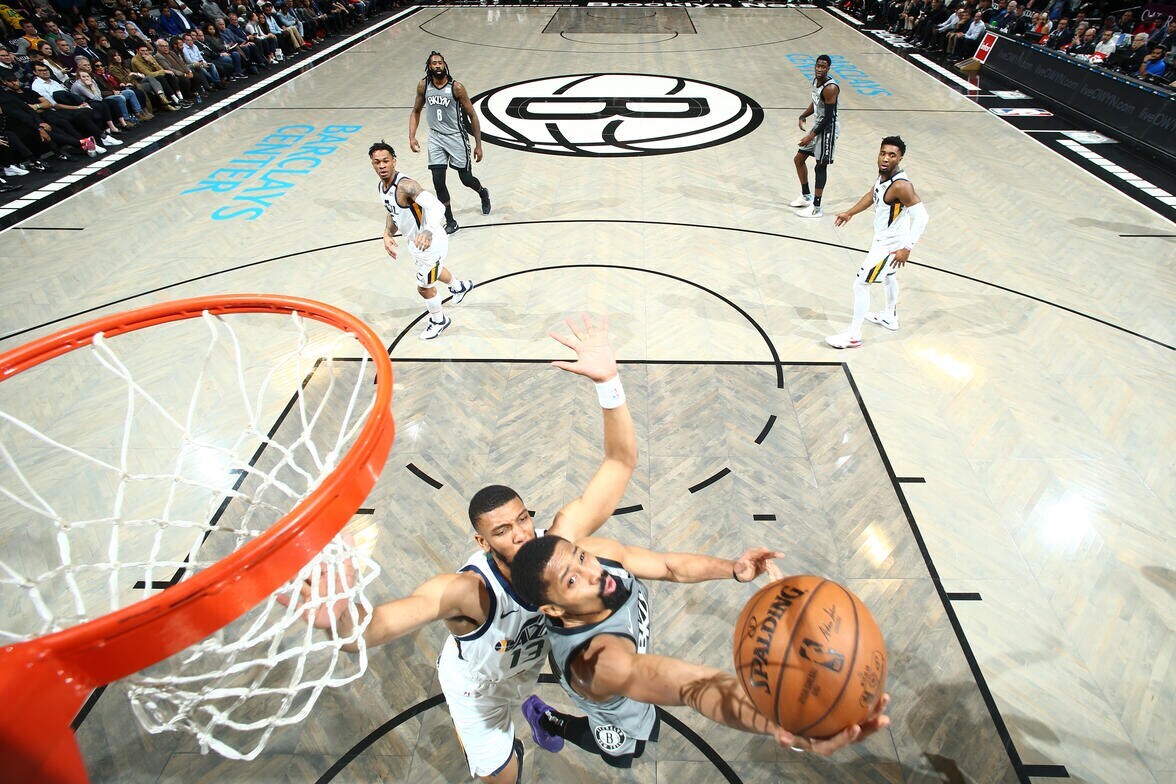 Gallery Nets vs. Jazz Photo Gallery