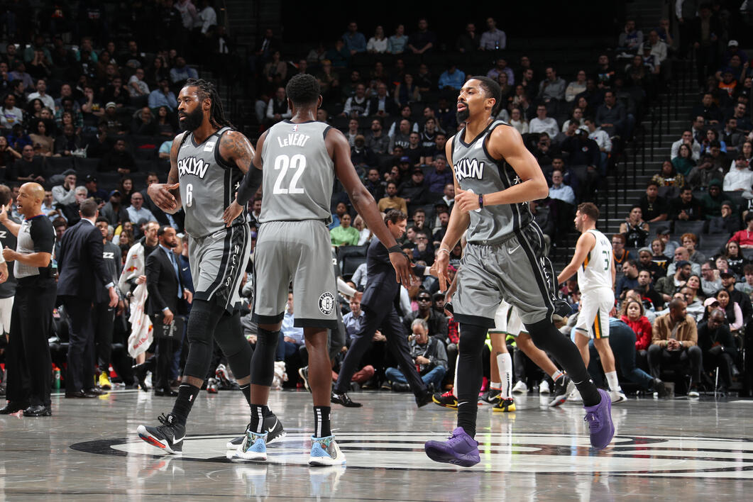 Gallery Nets vs. Jazz Photo Gallery