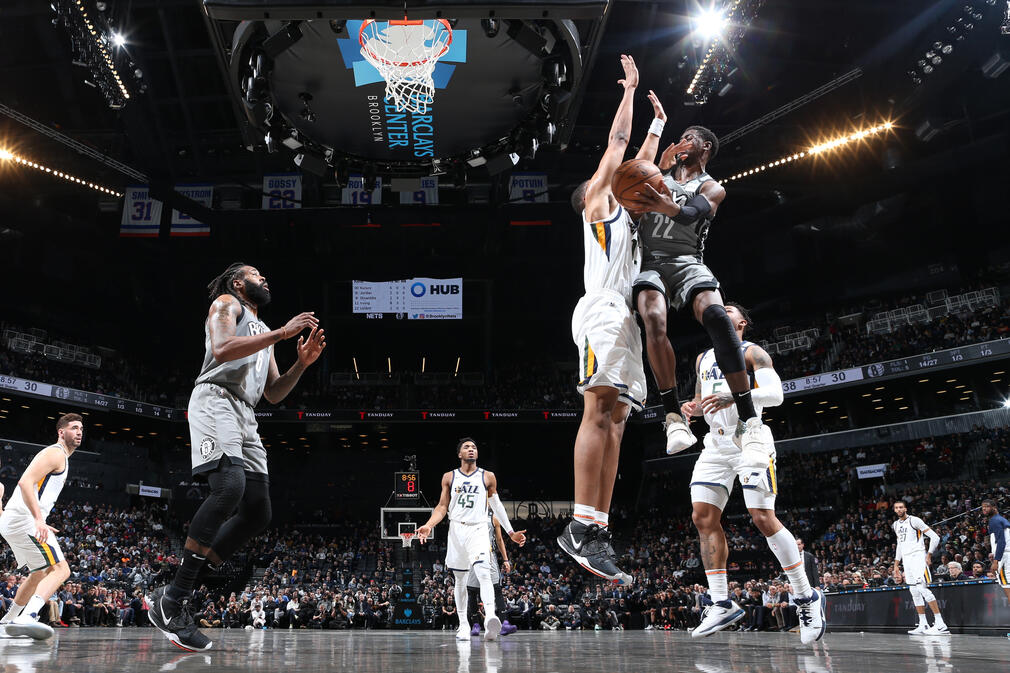 Gallery Nets vs. Jazz Photo Gallery