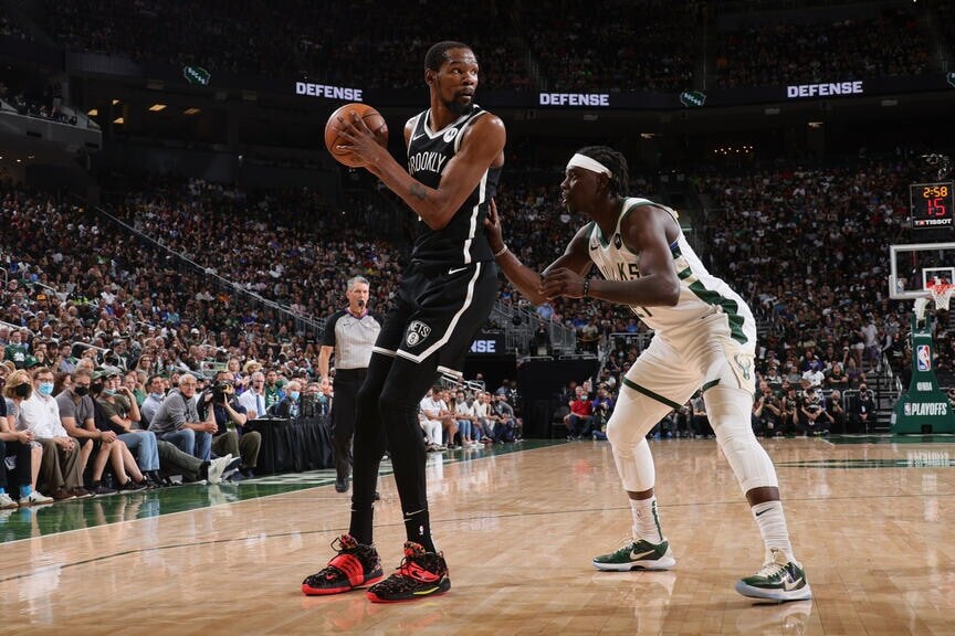 Gallery Nets vs. Bucks Game 4 Photo Gallery