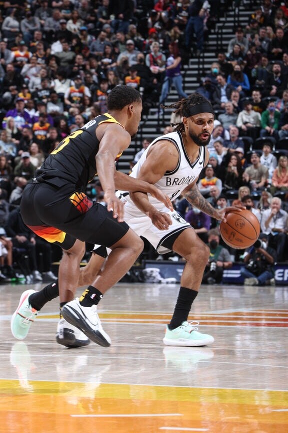 Gallery Nets vs. Jazz Photo Gallery