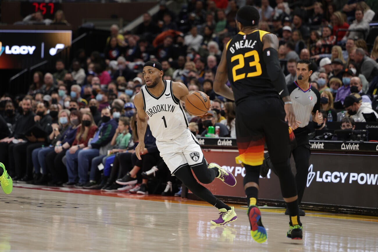 Gallery Nets vs. Jazz Photo Gallery