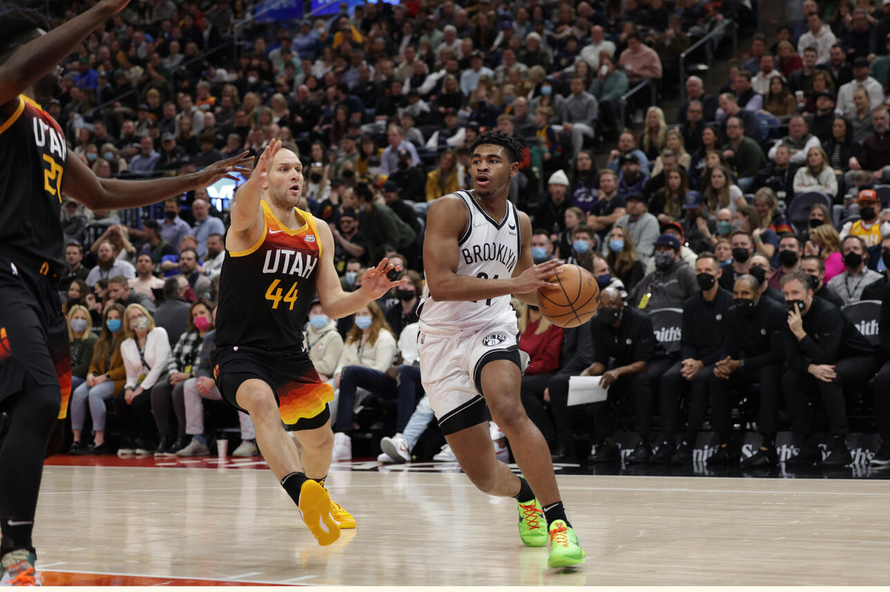 Gallery Nets vs. Jazz Photo Gallery