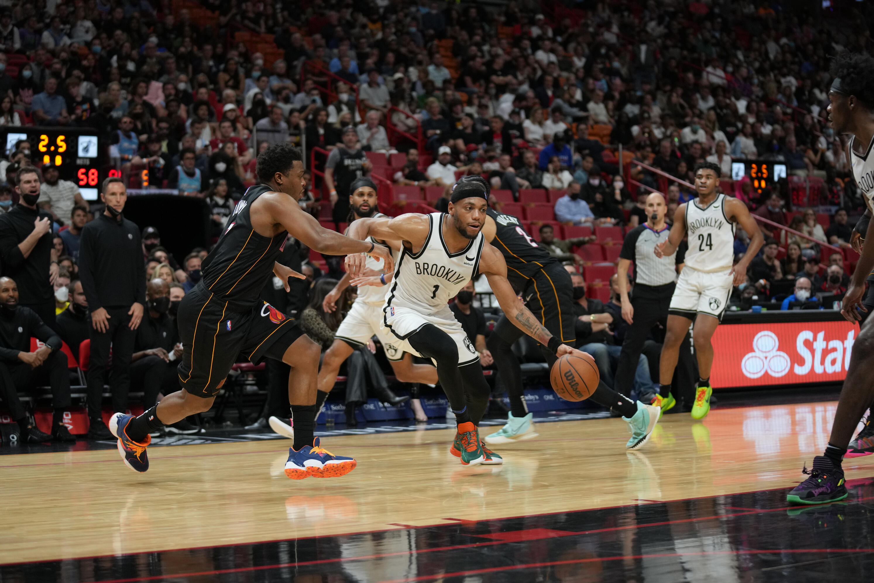 Gallery Nets vs. Heat Photo Gallery