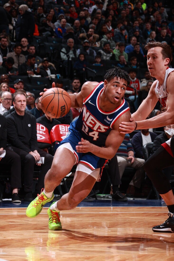 Gallery Nets vs. Heat Photo Gallery