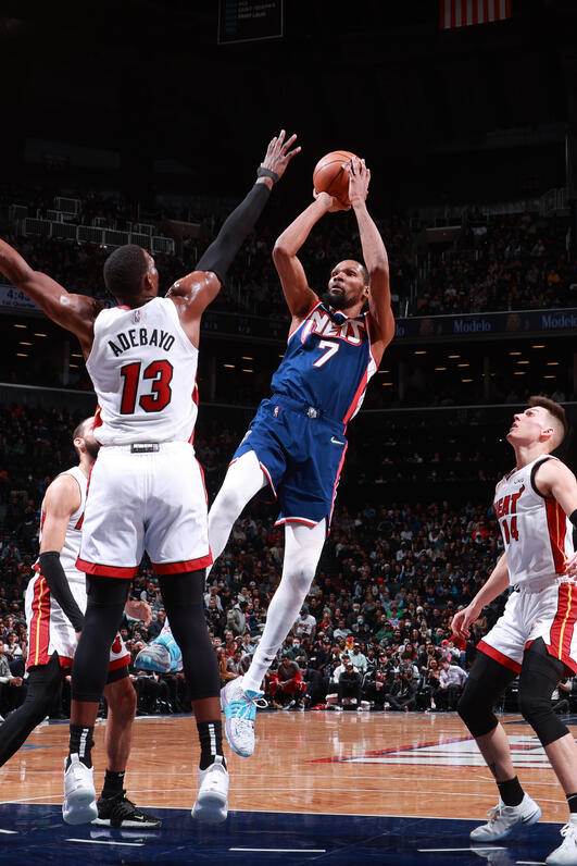 Gallery Nets vs. Heat Photo Gallery