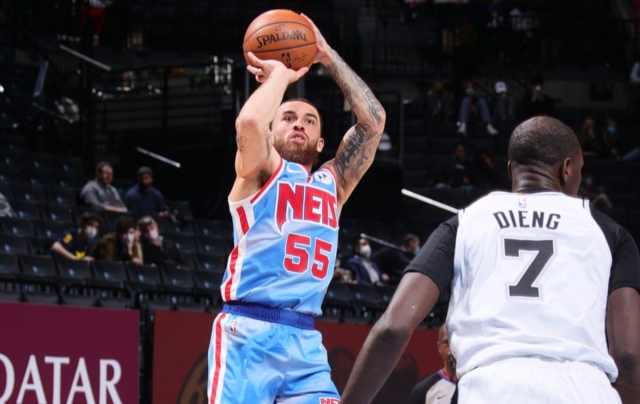 Brooklyn Nets Sign Mike James for Remainder of Season