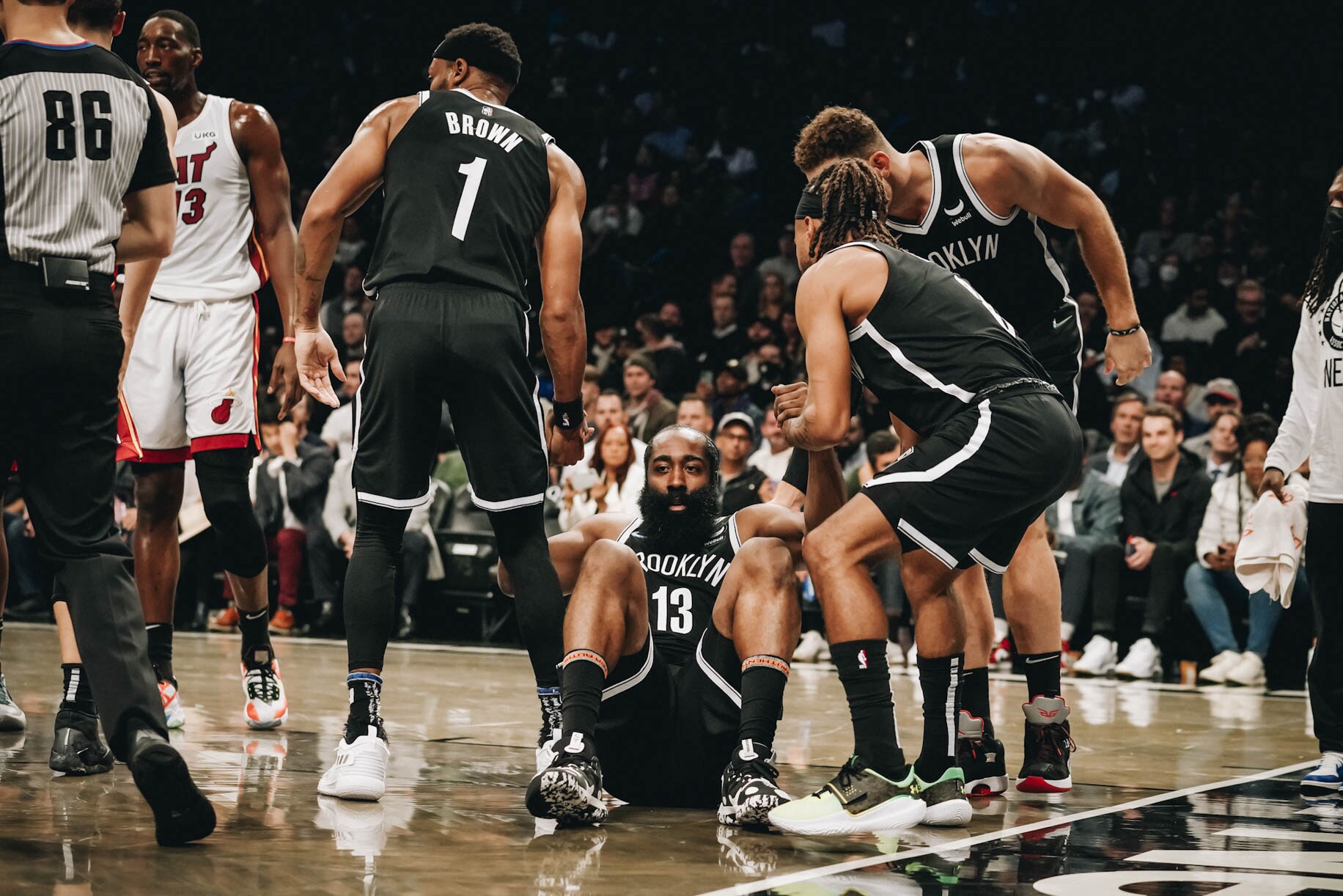 Gallery Nets vs. Heat Photo Gallery