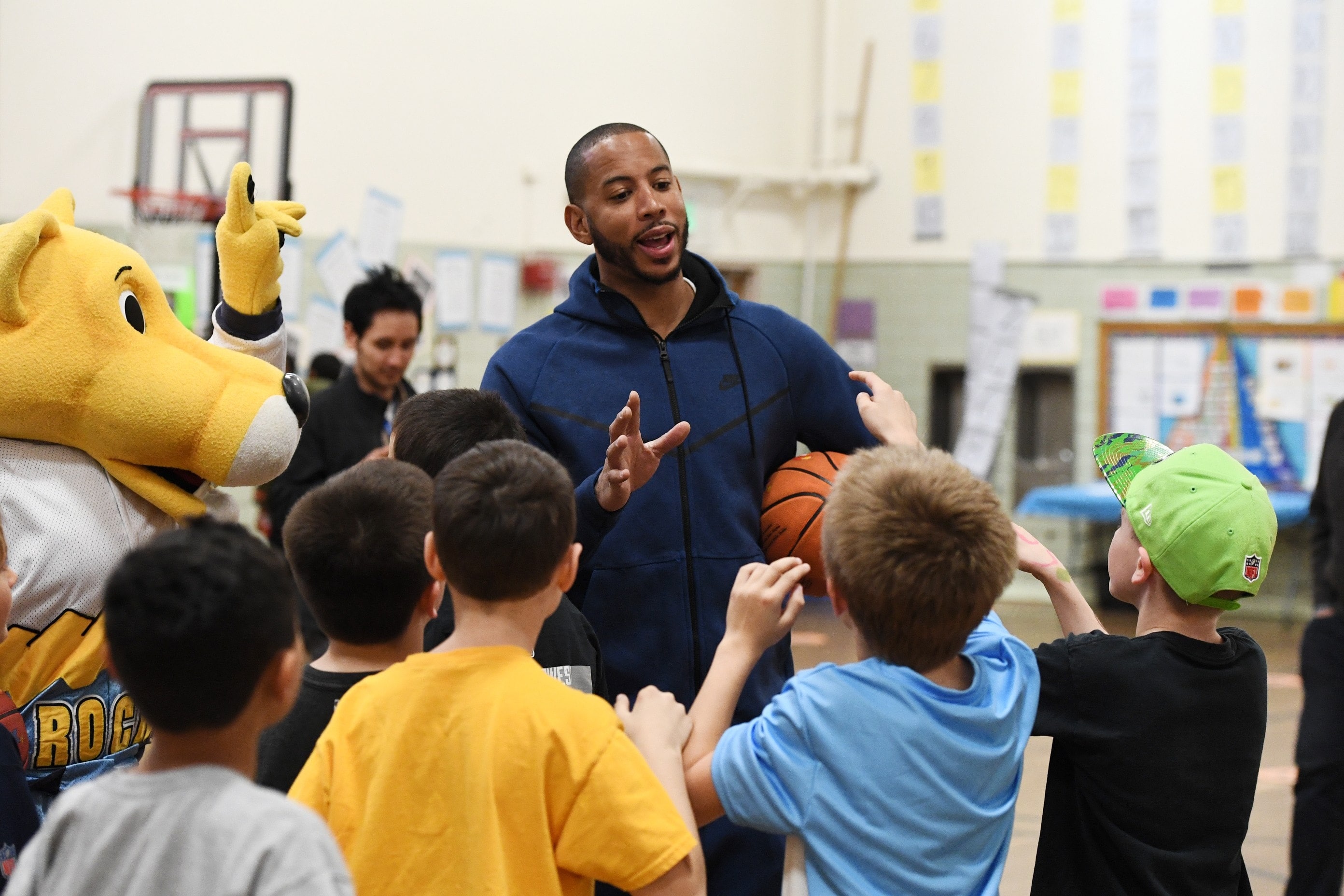Math Hoops en Bradley International School Denver Nuggets
