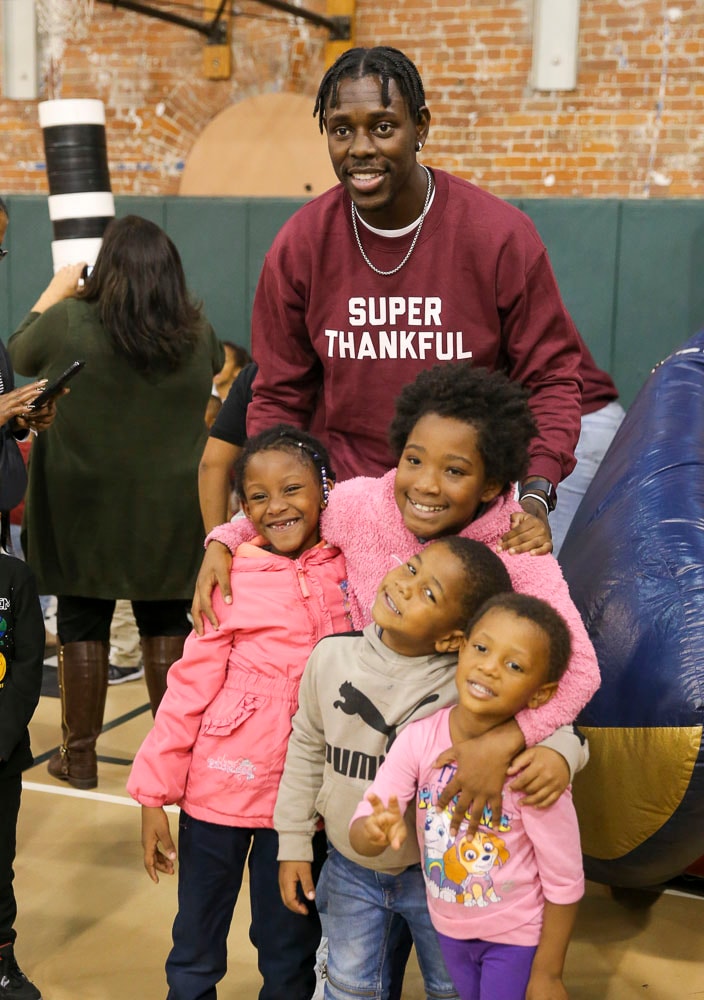 Photos: Jrue Holiday and family give thanks to local families | New Orleans Pelicans