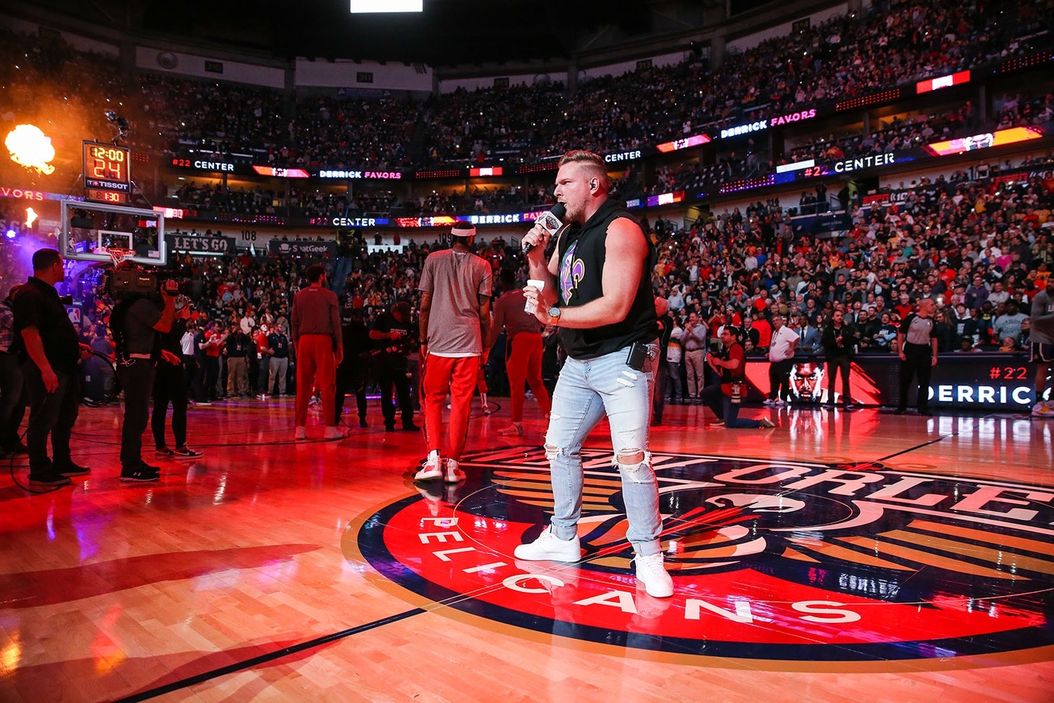 Pelicans vs. Lakers Entertainment Photos | 2019-20 Game 60 Photo