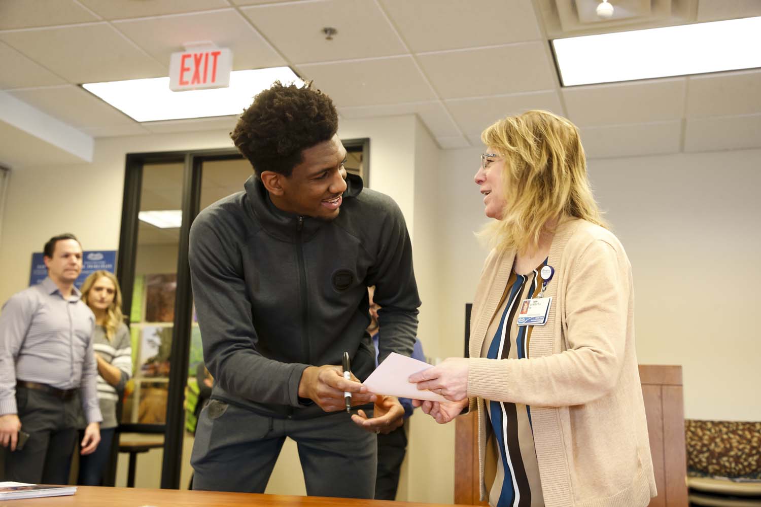 Langston Visits Henry Ford Hospital Photo Gallery