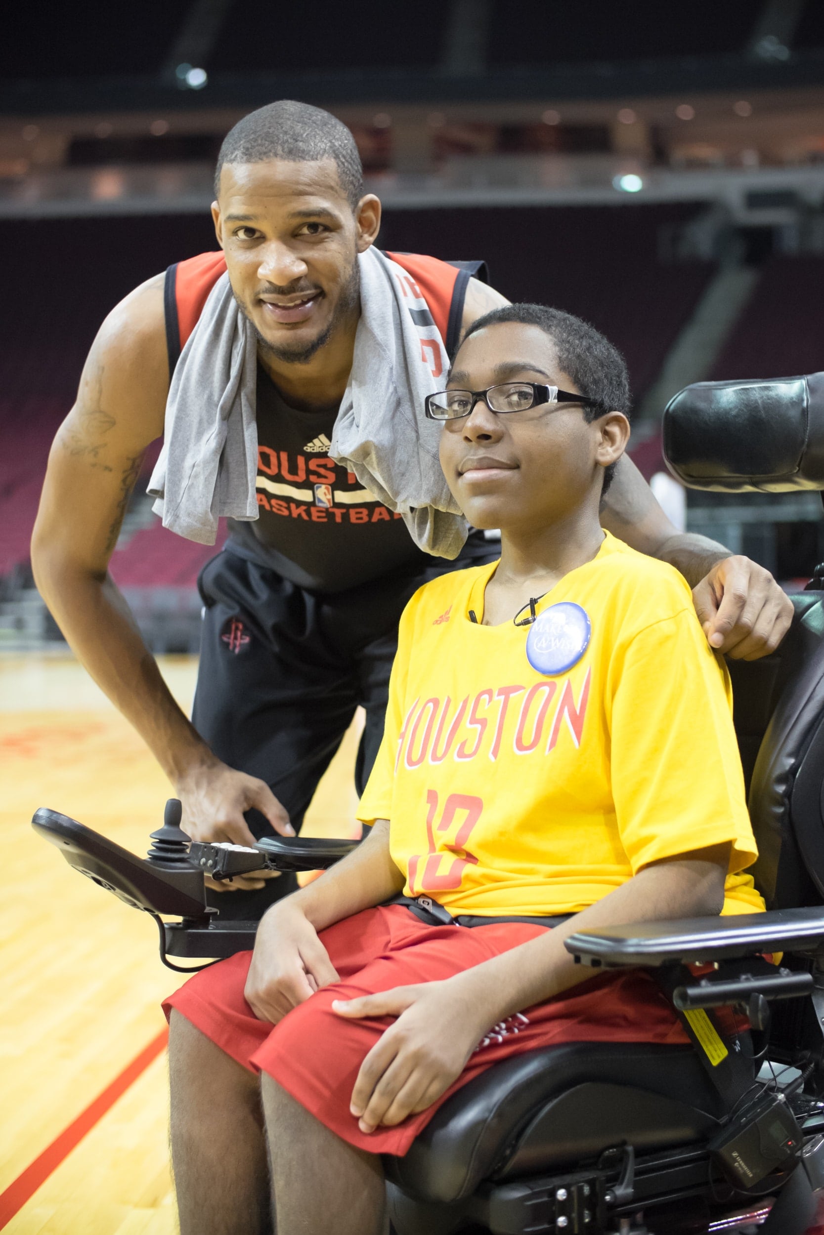 Photos: Bryson Jones Signs with the Rockets | Houston Rockets