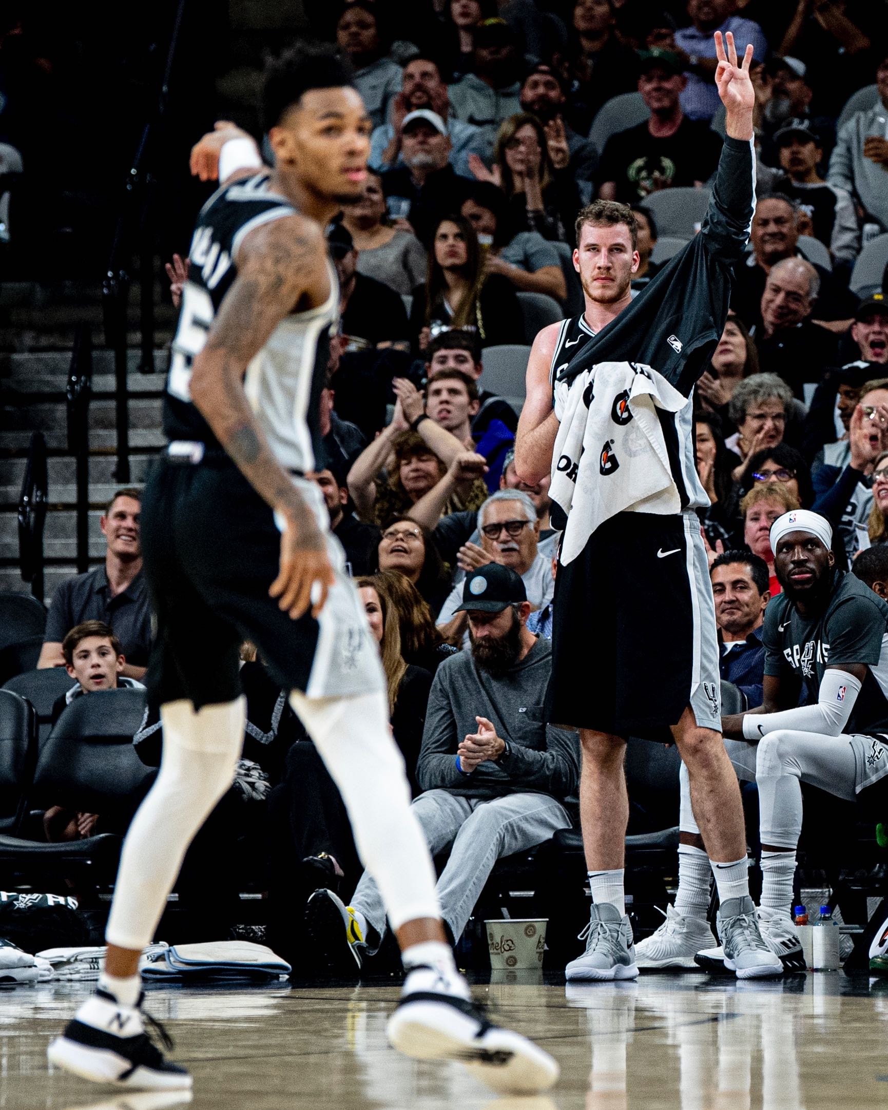 Photos: Spurs vs. Bucks 1/6 Photo Gallery | NBA.com