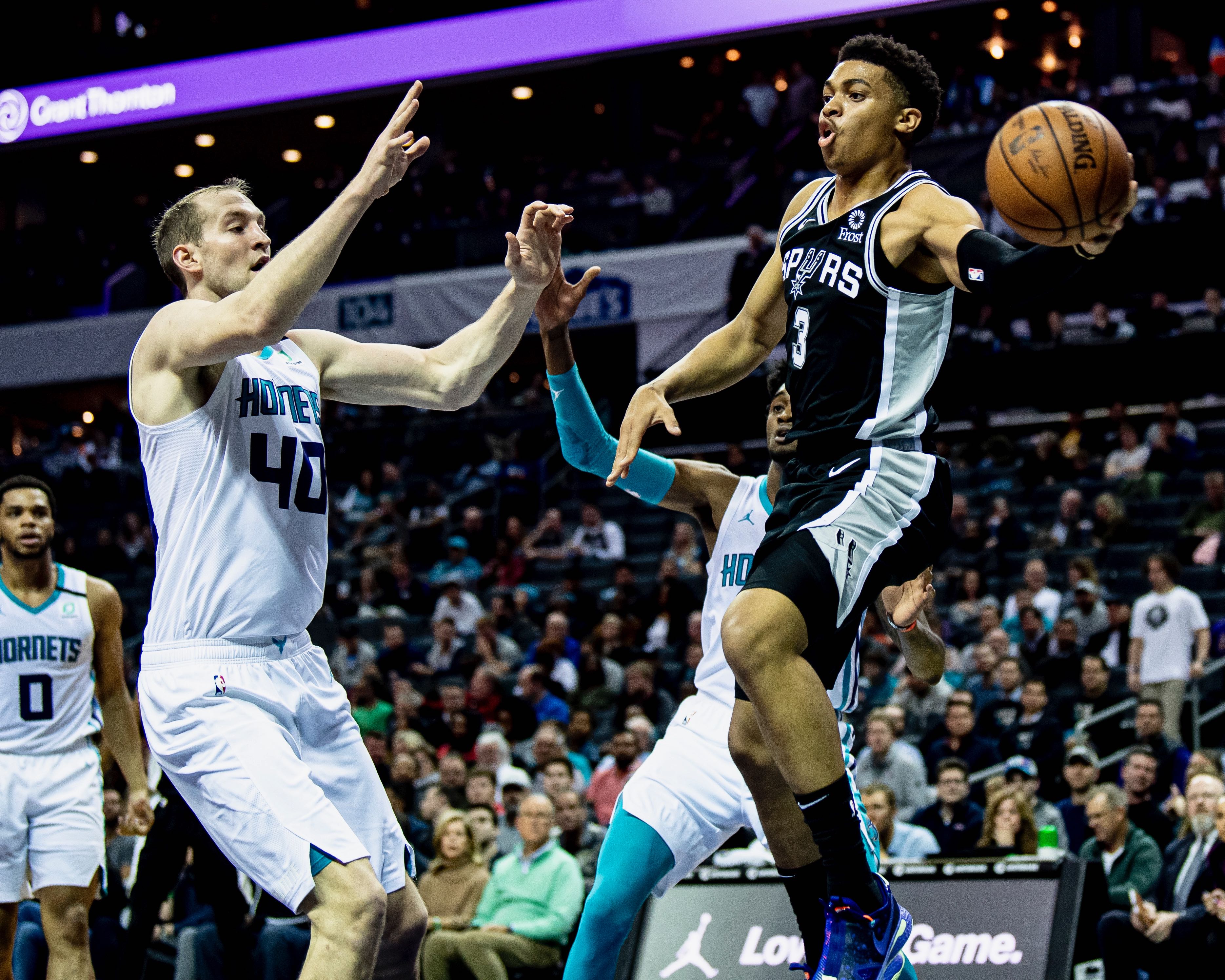 Dynamic Spurs Can't Rally Past Red Hot Hornets In Snowy Saturday Matinee View Concept