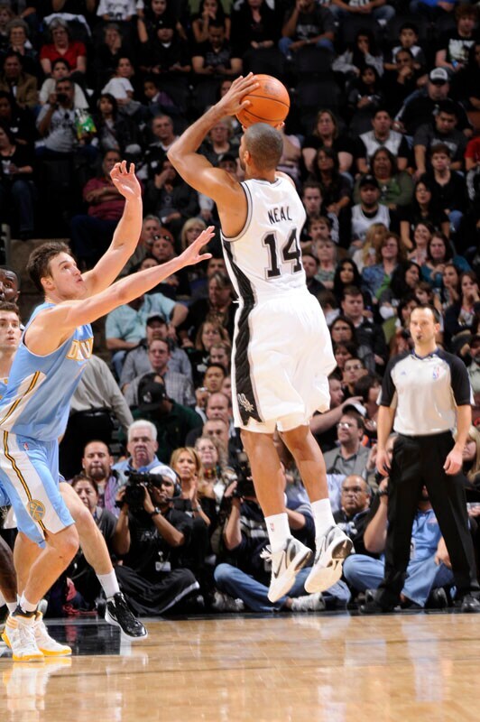 spurs-vs-nuggets-1-7-12-photo-gallery-nba