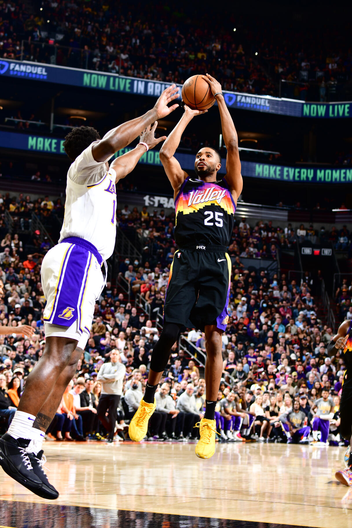 March 13, 2022 Suns v Lakers Photo Gallery