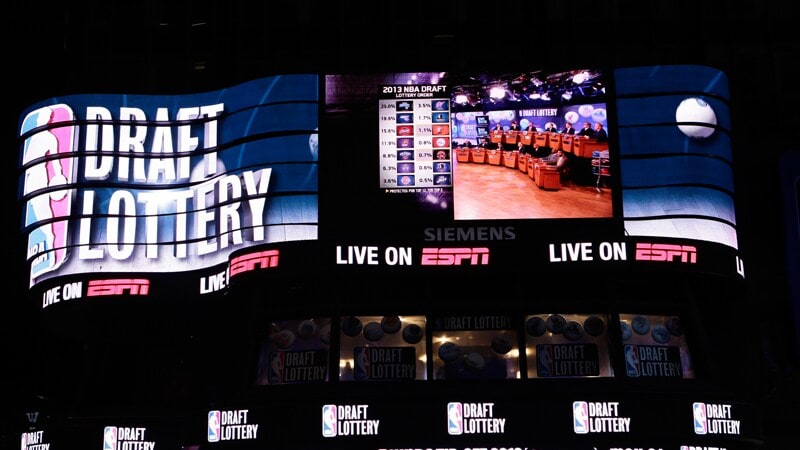 Suns Retorter: Lady Luck, You'd Look Good in Orange | Phoenix Suns